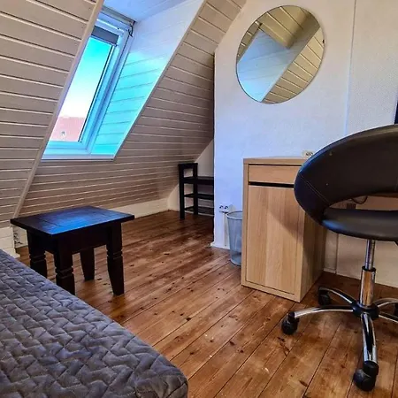 Ferienhaus-unter-reet-„ole-leev“ بيت للعطل Klamp