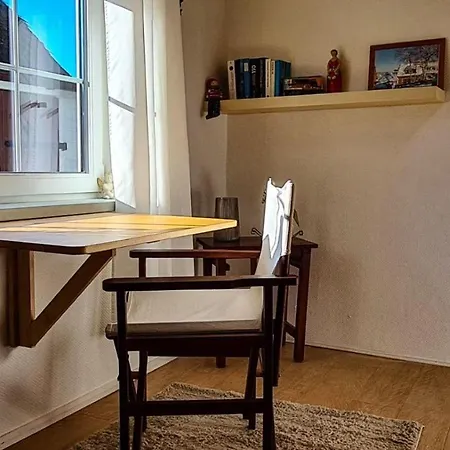 Ferienhaus-unter-reet-„ole-leev“ 펜션
